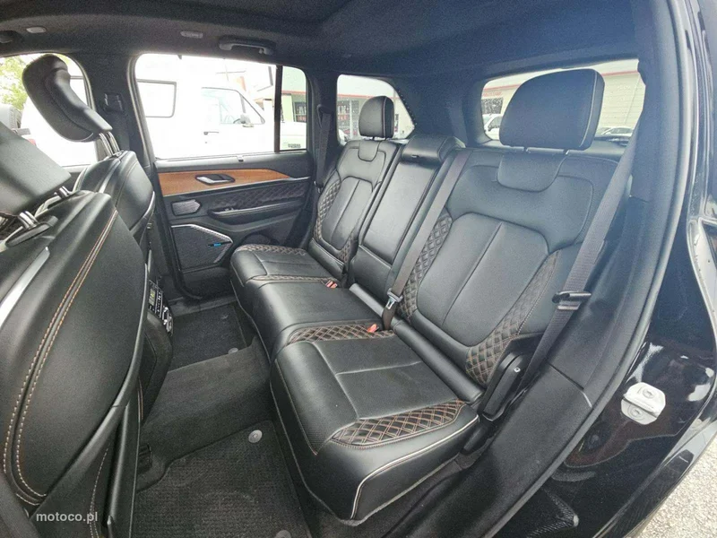 Jeep Grand Cherokee 8