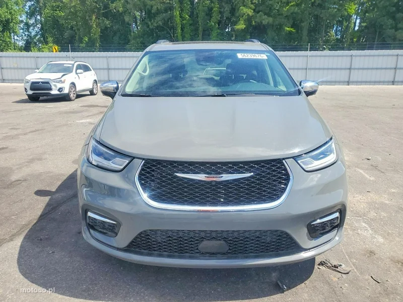 Chrysler Pacifica 2