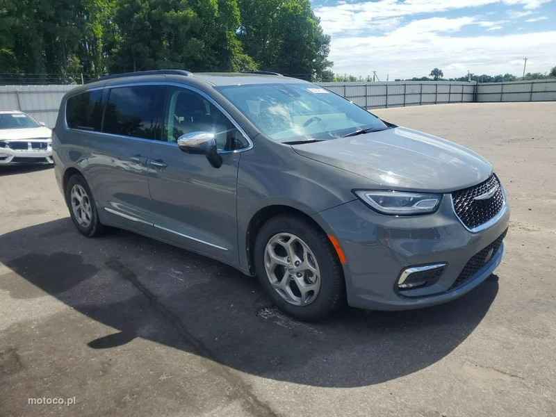 Chrysler Pacifica 3