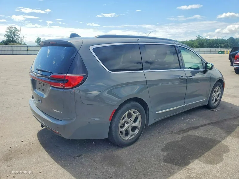 Chrysler Pacifica 4