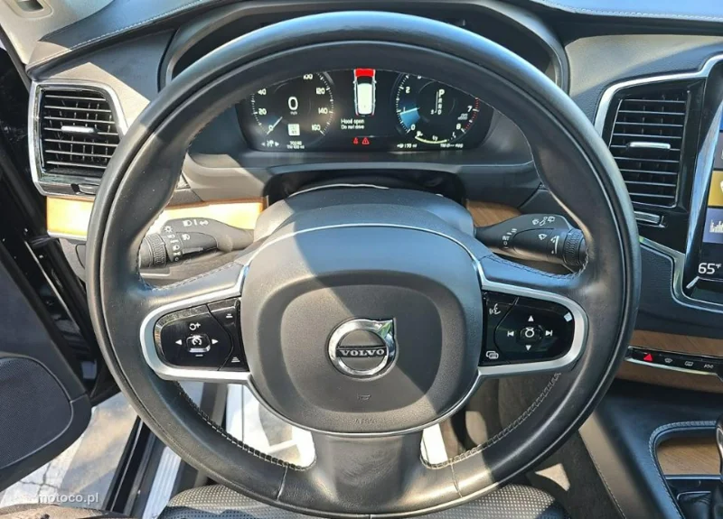 Volvo XC 90 8