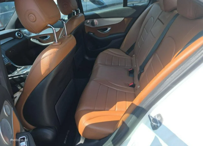Mercedes-Benz Klasa C W205 C 300 11