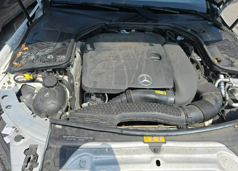Mercedes-Benz Klasa C W205 C 300 12