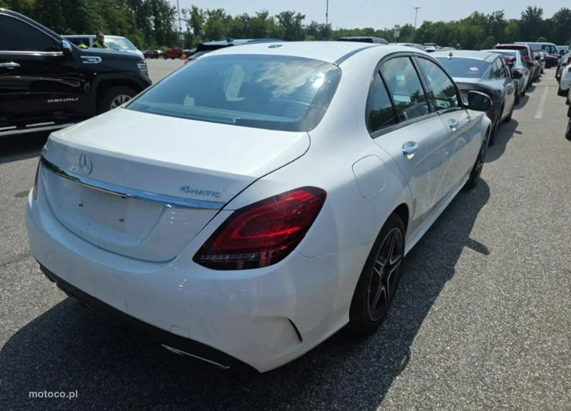 Mercedes-Benz Klasa C W205 C 300 4
