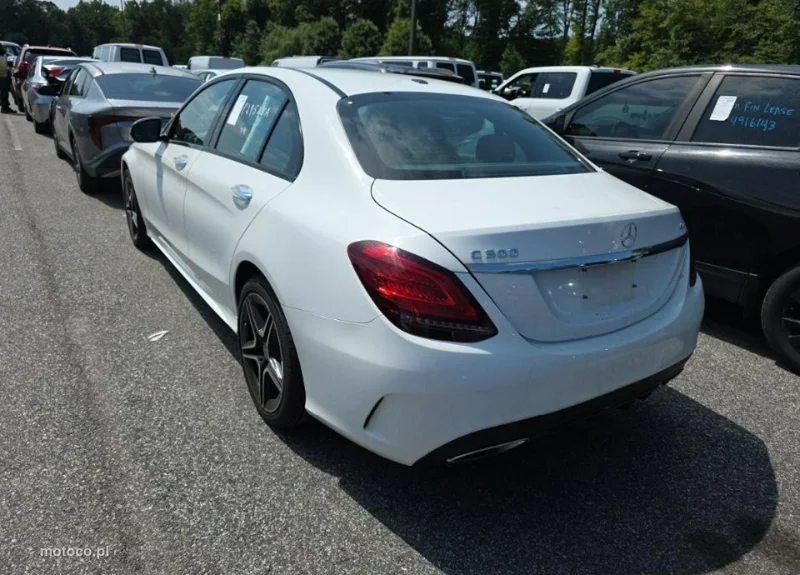Mercedes-Benz Klasa C W205 C 300 6