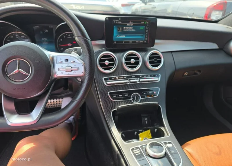 Mercedes-Benz Klasa C W205 C 300 10