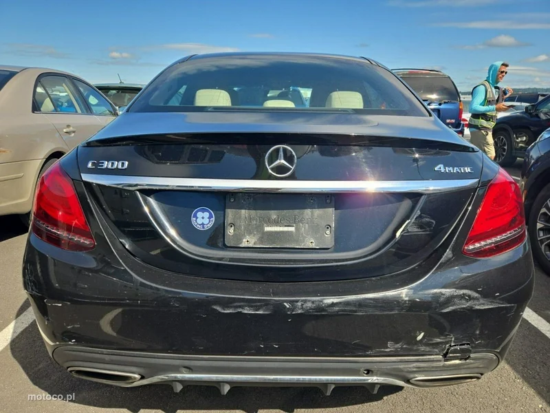 Mercedes-Benz Klasa C W205 C 300 13
