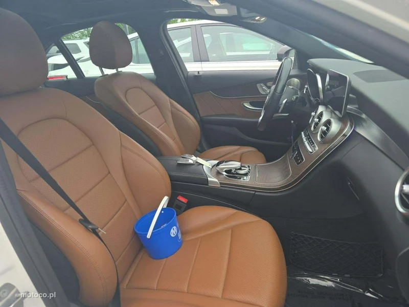 Mercedes-Benz Klasa C W205 C 300 7