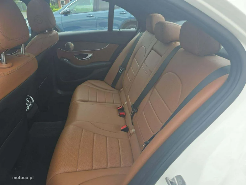 Mercedes-Benz Klasa C W205 C 300 8