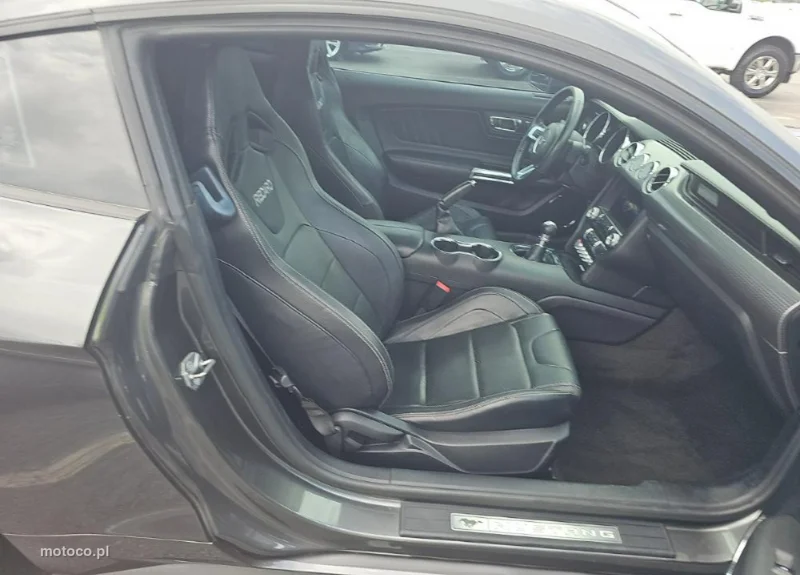 Ford Mustang VI S-550 8