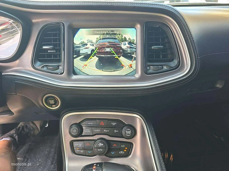 Dodge Challenger 6