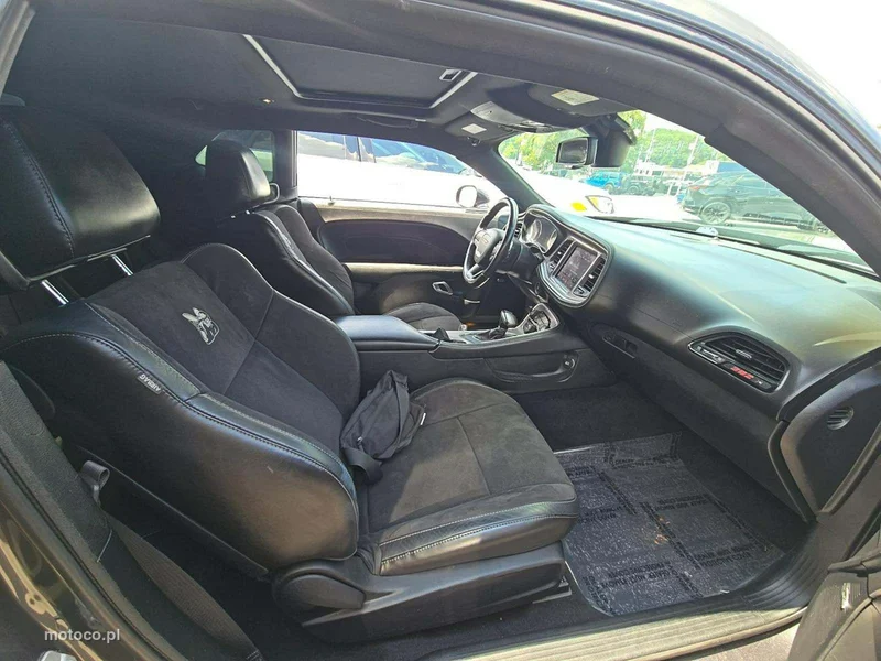 Dodge Challenger 7
