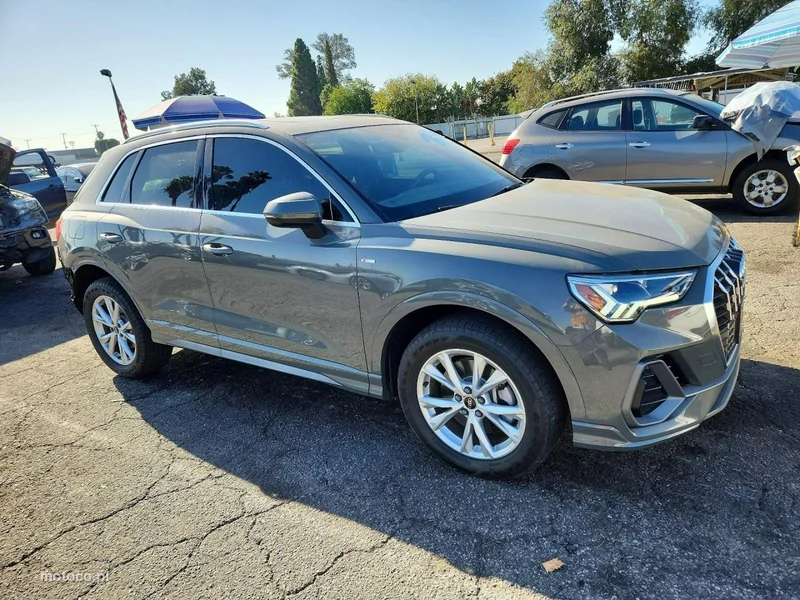 Audi Q3 F3 2