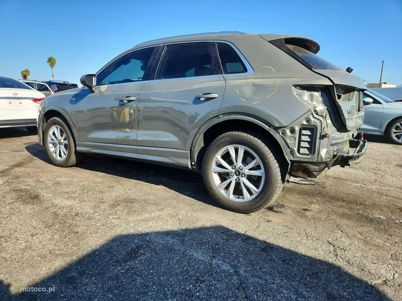 Audi Q3 F3 5