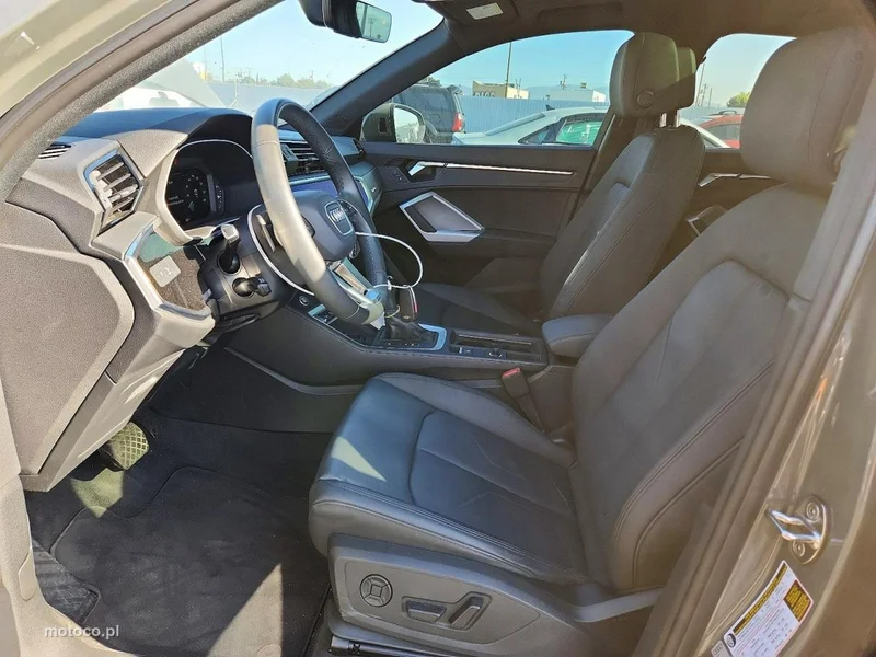 Audi Q3 F3 7