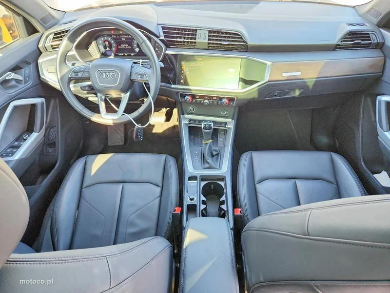 Audi Q3 F3 8