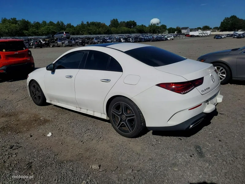 Mercedes-Benz CLA C118 250 5