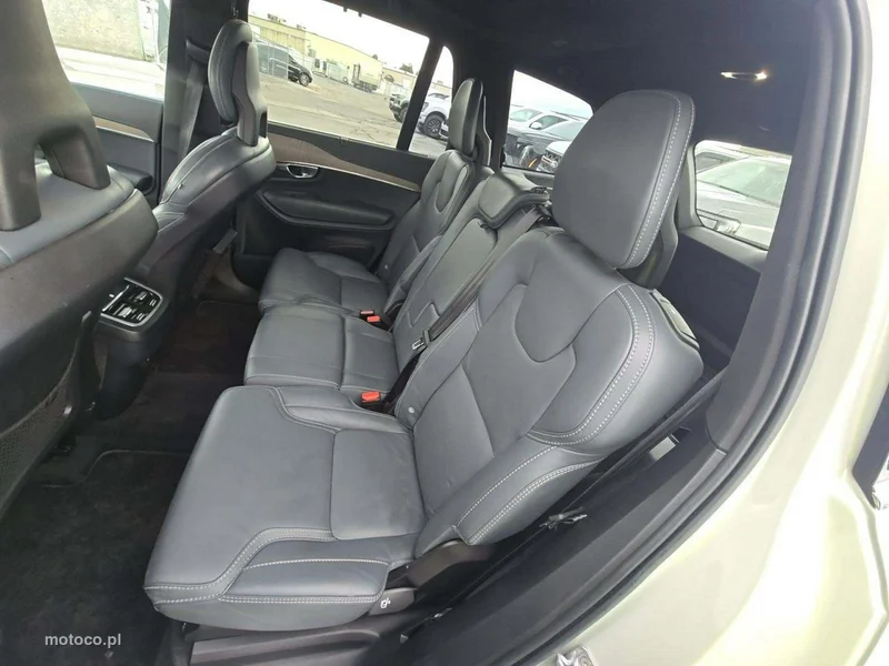 Volvo XC 90 11