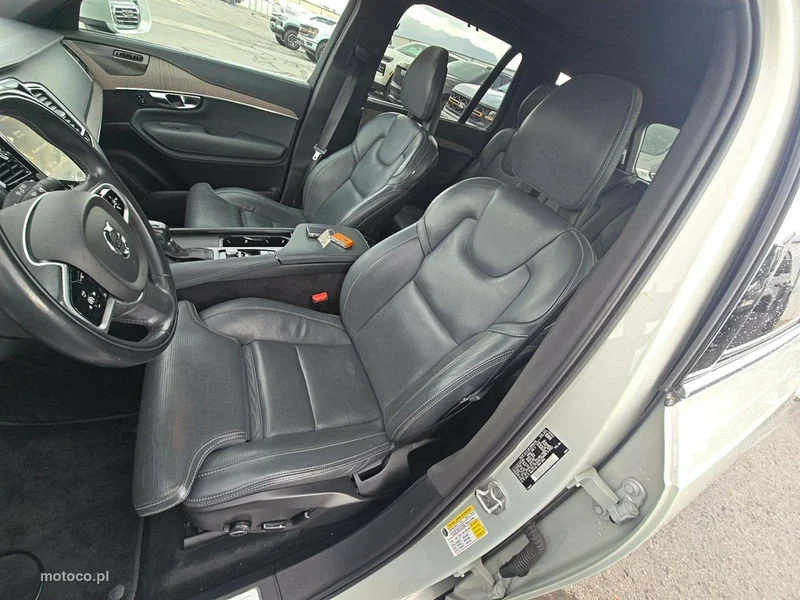 Volvo XC 90 6