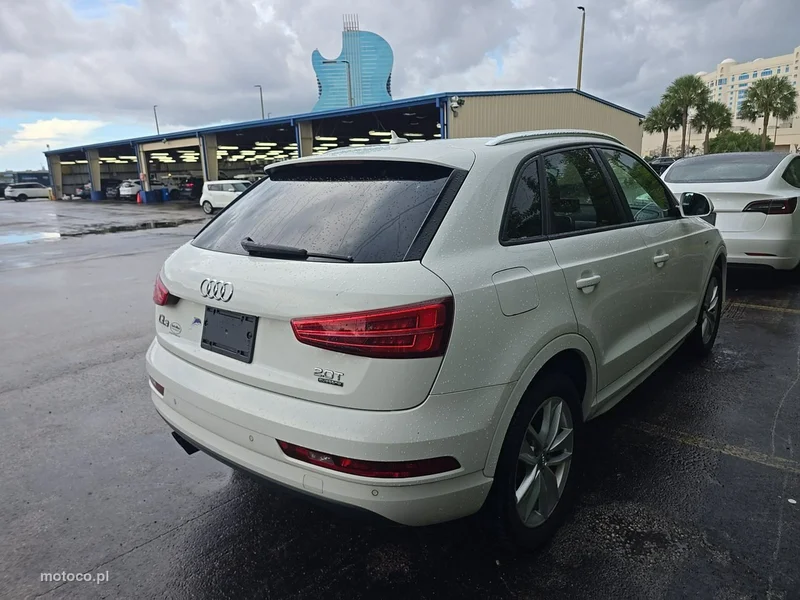 Audi Q3 8U 4