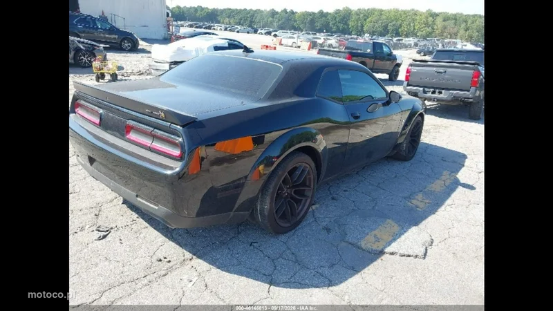 Dodge Challenger 4