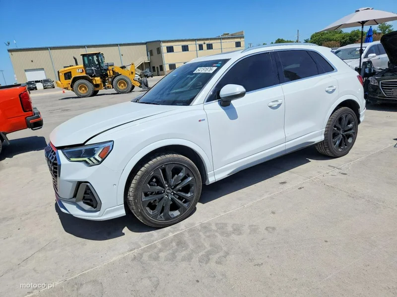 Audi Q3 F3