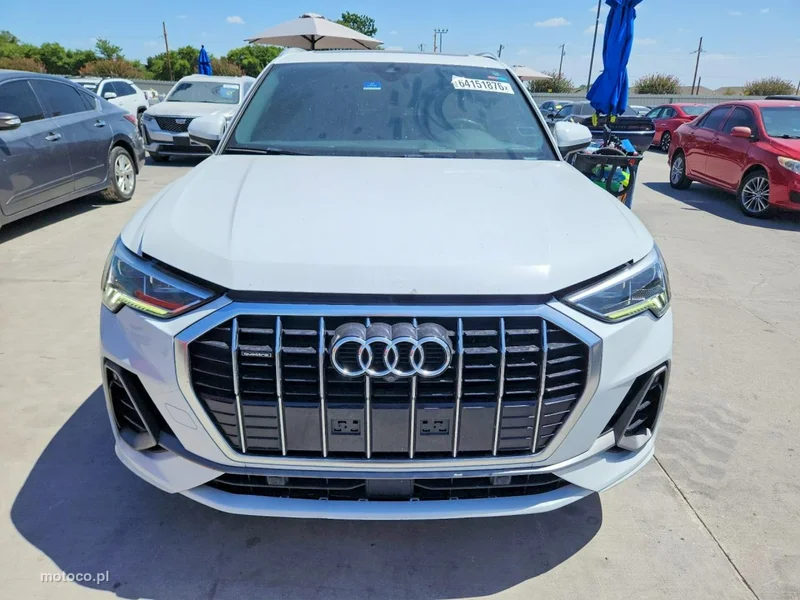 Audi Q3 F3 2