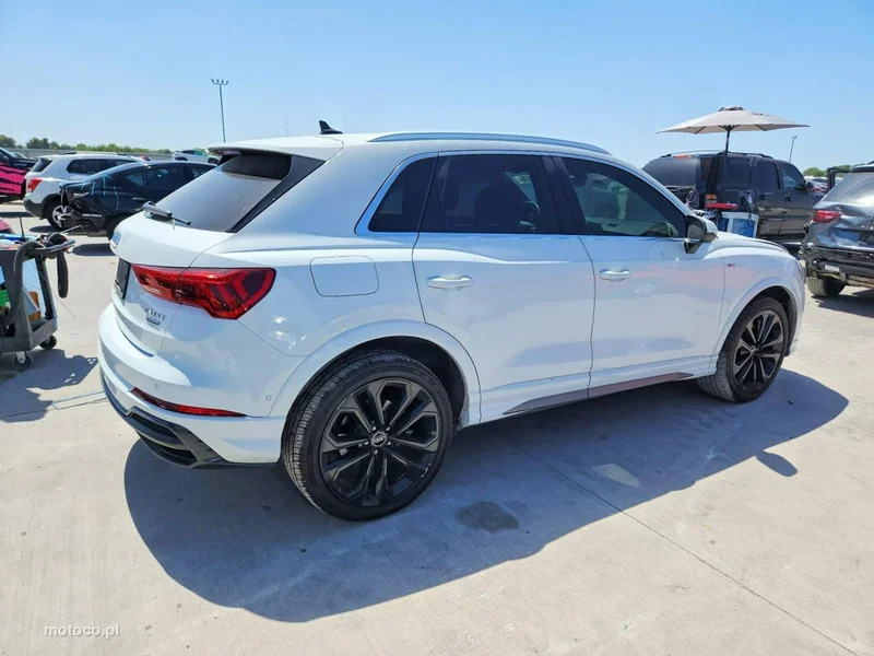 Audi Q3 F3 4
