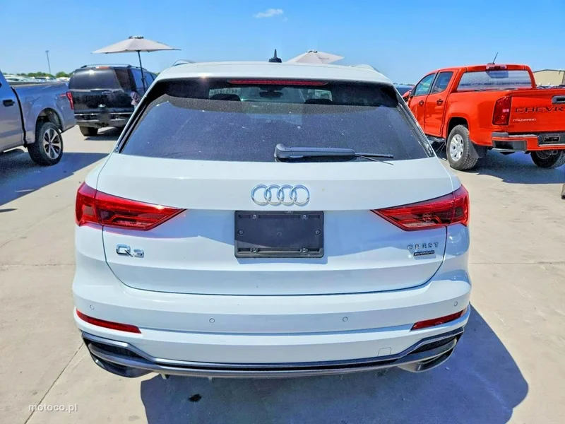 Audi Q3 F3 6