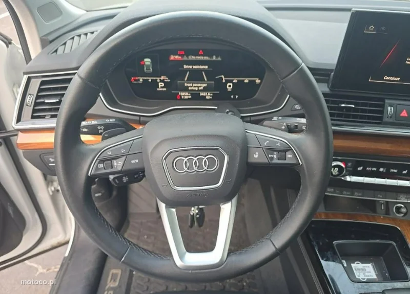 Audi Q3 F3 8