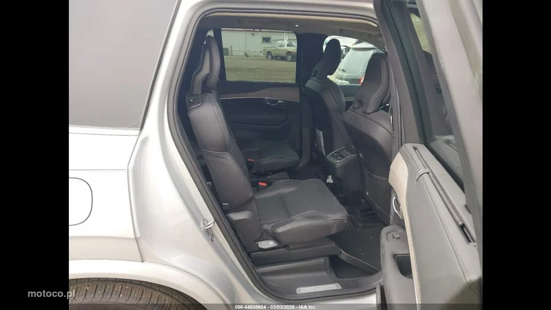 Volvo XC 90 11