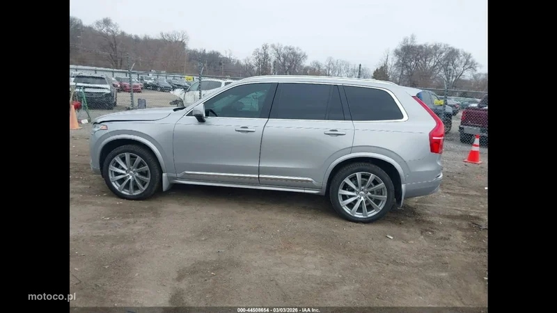 Volvo XC 90 7