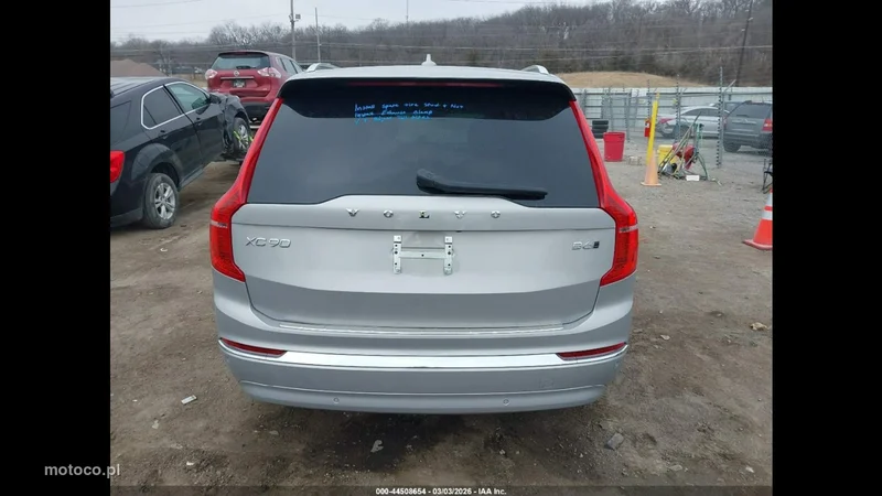 Volvo XC 90 8