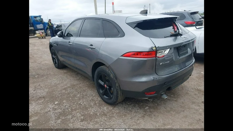 Jaguar F-Pace 5