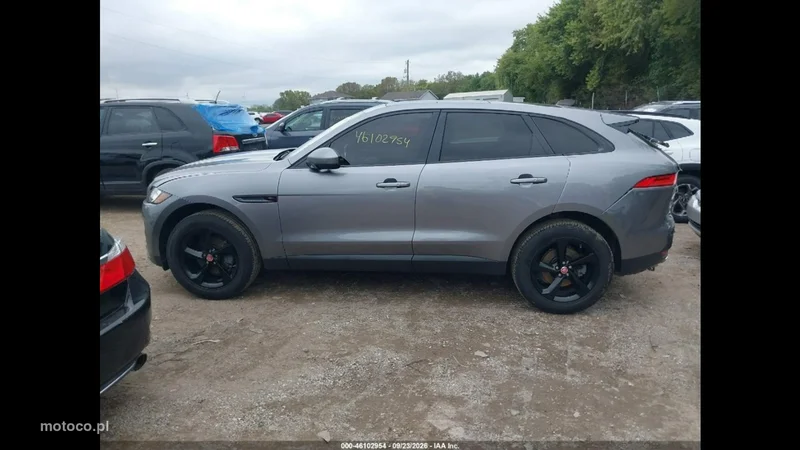 Jaguar F-Pace 7