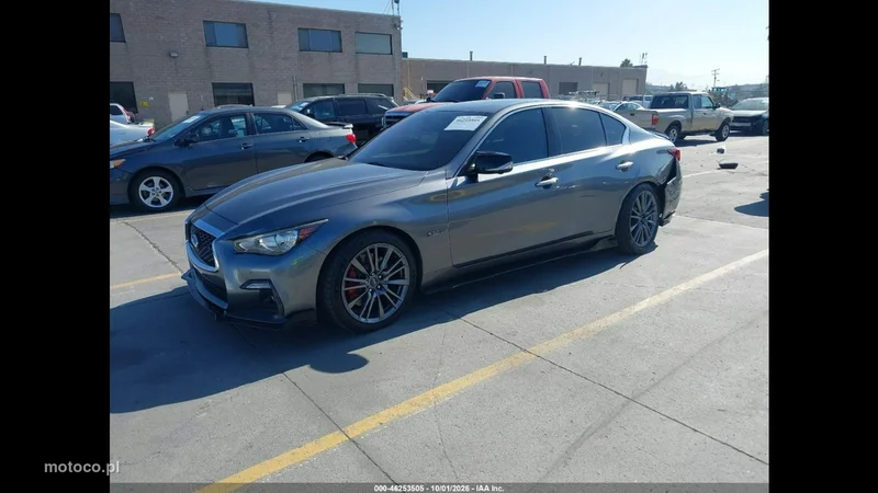 Infiniti Q50 3