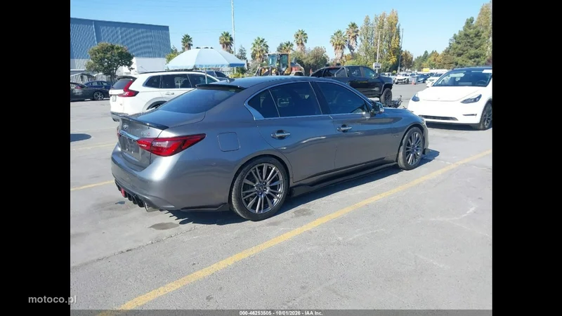 Infiniti Q50 4