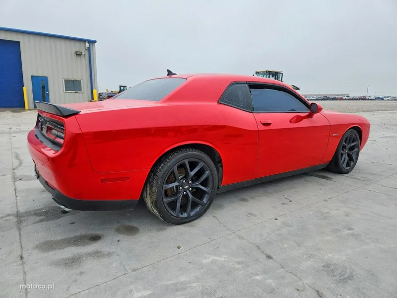 Dodge Challenger 4