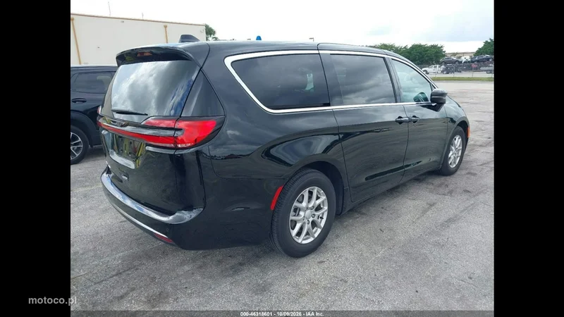 Chrysler Pacifica 3