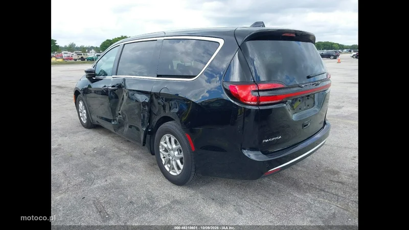 Chrysler Pacifica 5