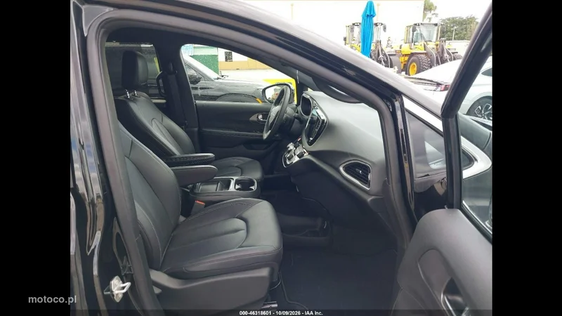 Chrysler Pacifica 8