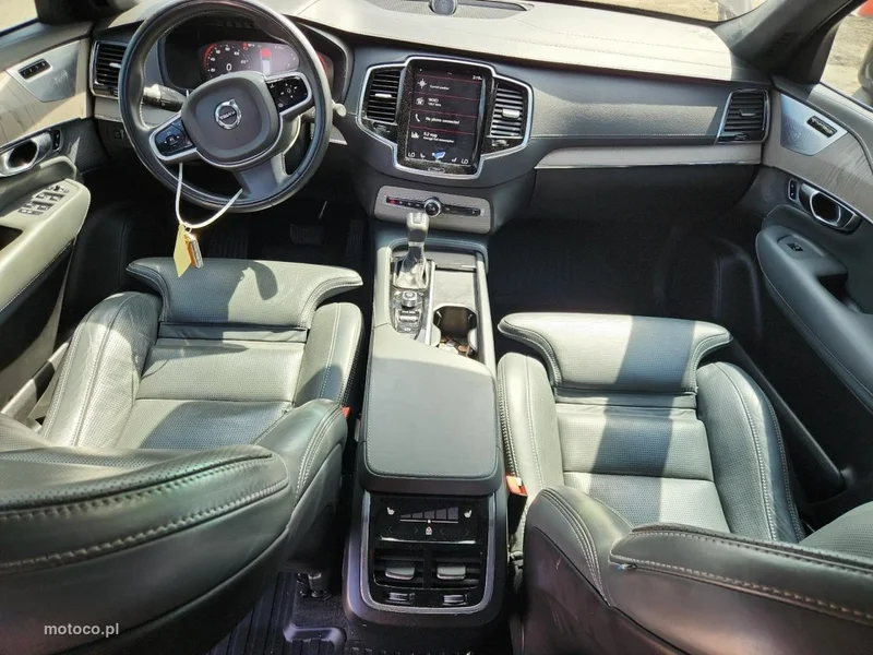 Volvo XC 90 7
