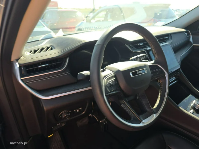 Jeep Grand Cherokee 8