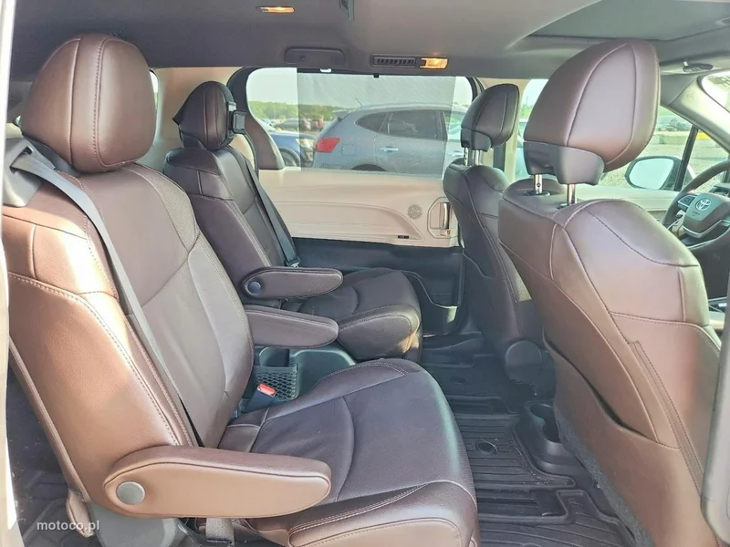 Toyota Sienna 11