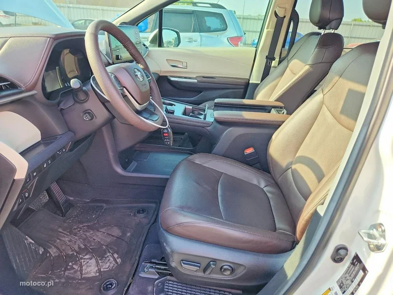 Toyota Sienna 7