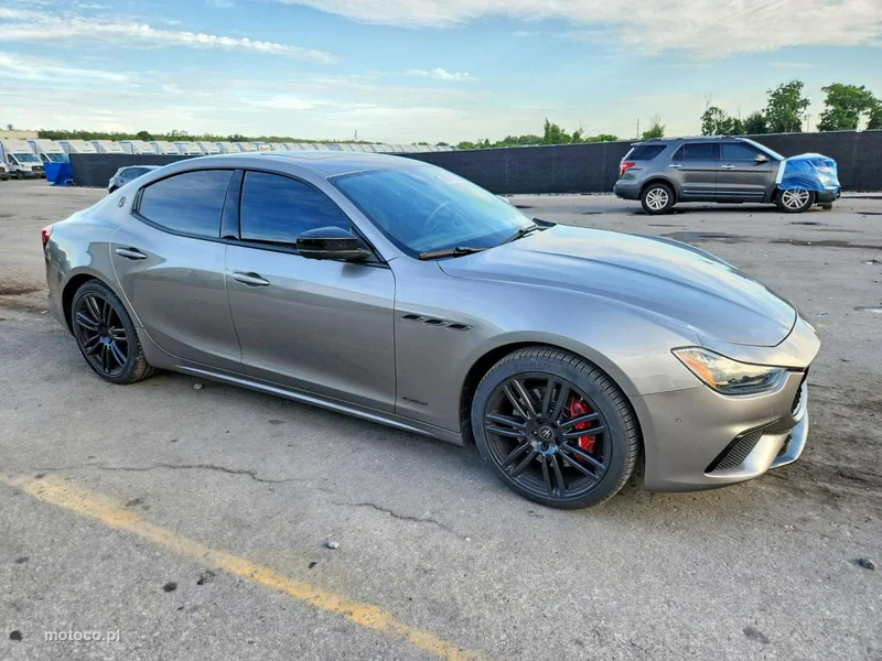 Maserati Ghibli 3