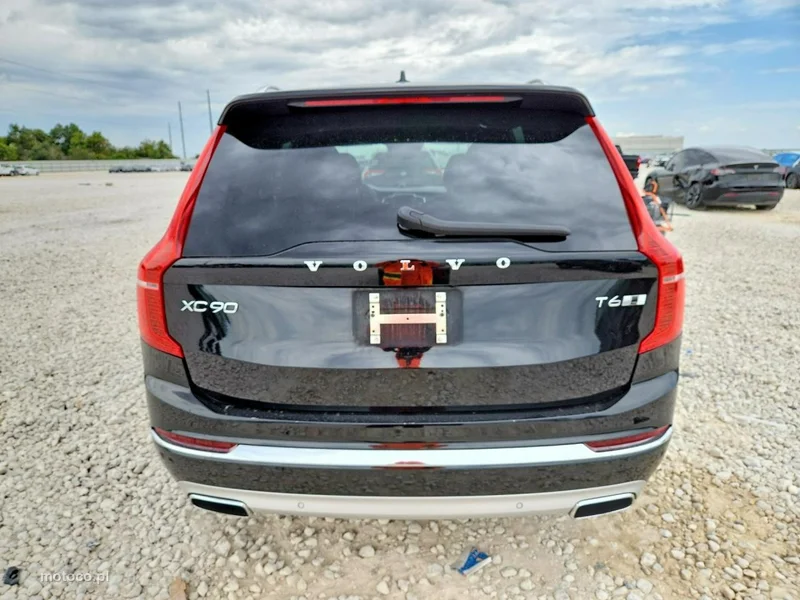 Volvo XC 90 6