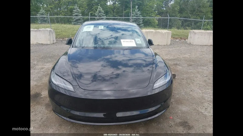 Tesla Model 3 2