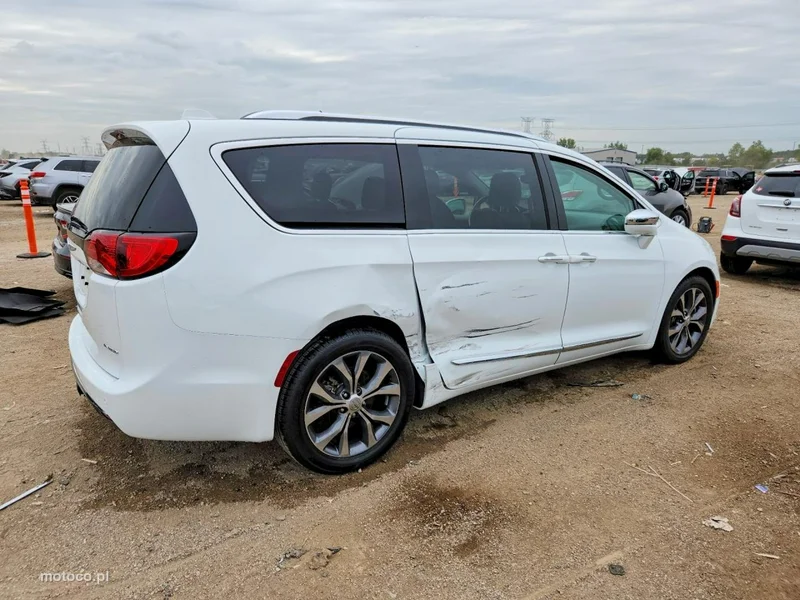Chrysler Pacifica 4
