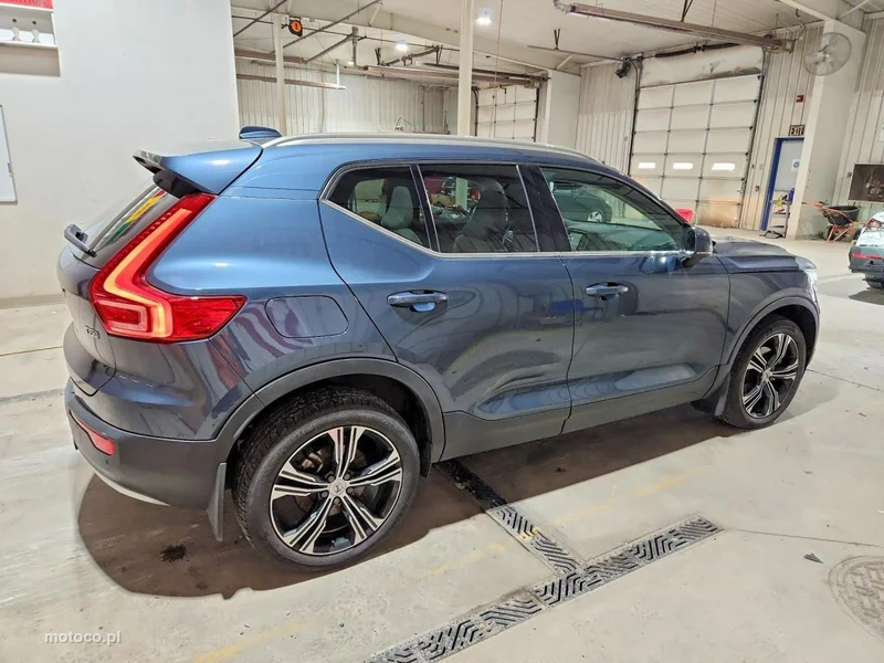 Volvo XC 40 4